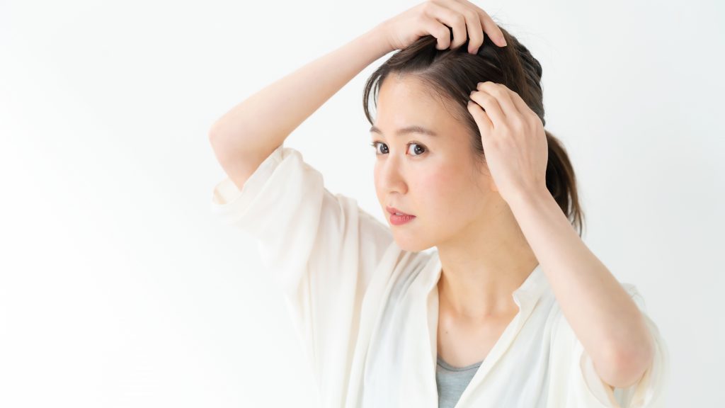 前髪だけくせ毛なのはなぜ？5つの原因と効果的な対策とは Hair Care Salon（ヘアケアサロン）｜美容師が厳選した本当にオススメの